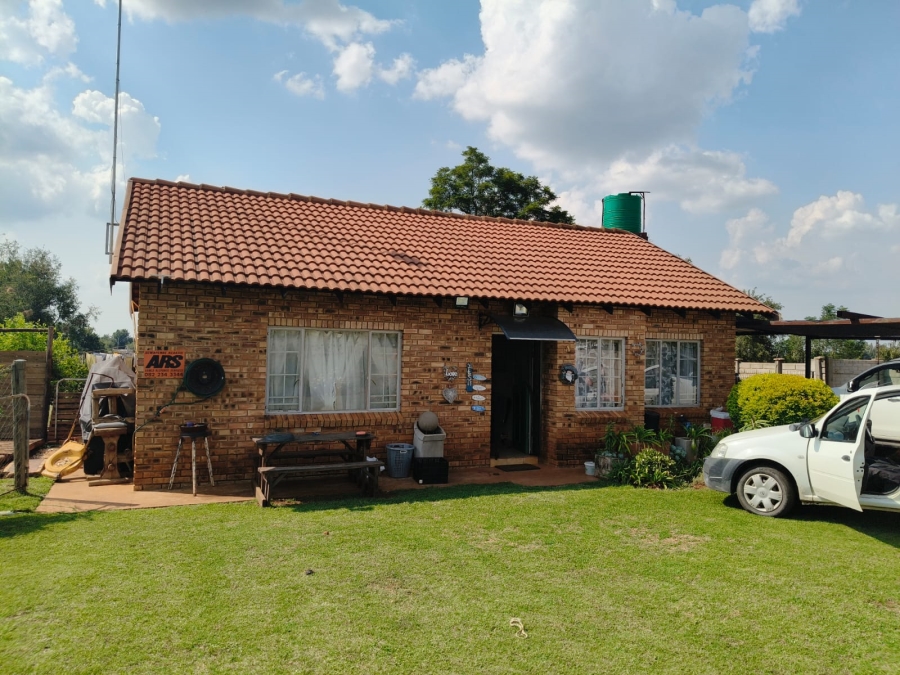 2 Bedroom Property for Sale in Modderfontein AH North West